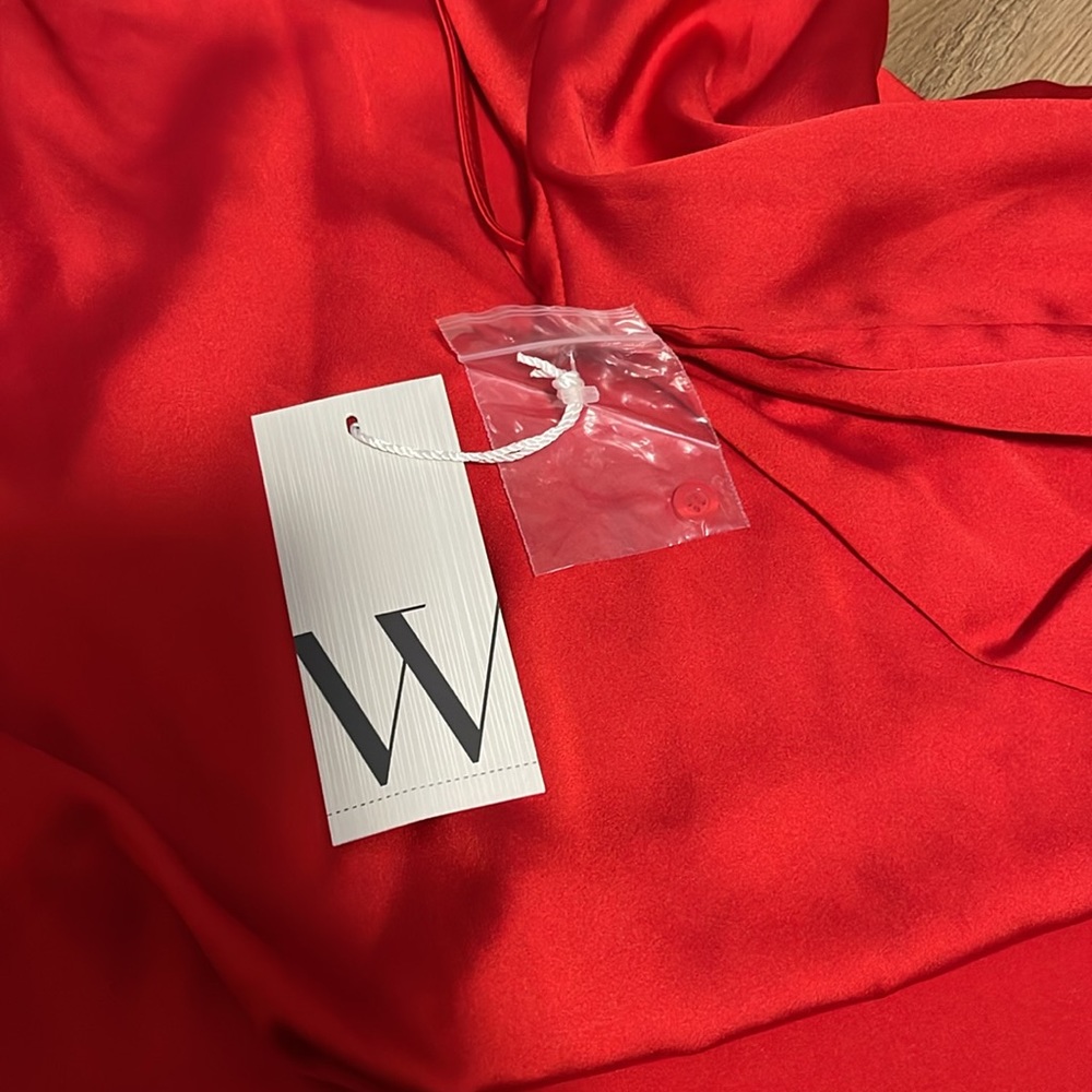 Red blouse - Picture 4 of 5
